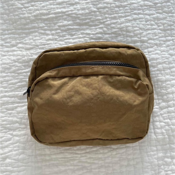 Baggu dark khaki fanny bag NWT - Picture 3 of 3